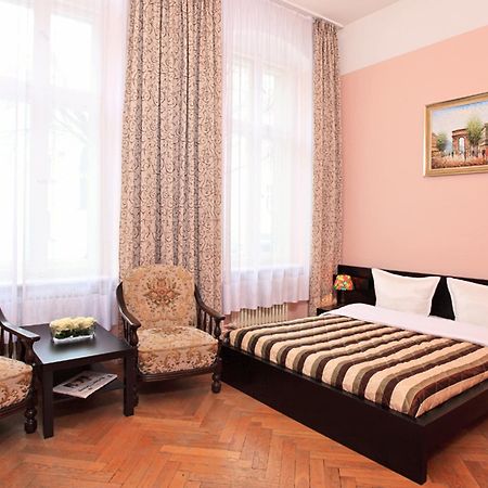 Hotel-Pension Cortina Берлин Экстерьер фото